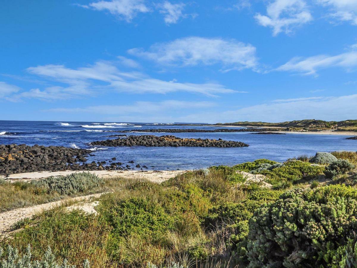 Hearns Beachside Villa 2 Port Fairy Buitenkant foto